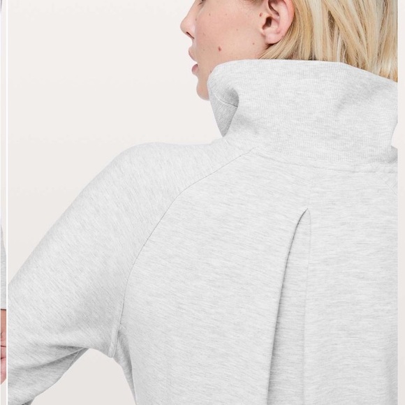 Lululemon High Lines Pullover
Heathered Core Ultra Light Grey - Picture 5 of 7